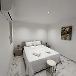 Quiet Private & In Spinola Bay Near Beaches - Shared San Ġiljan