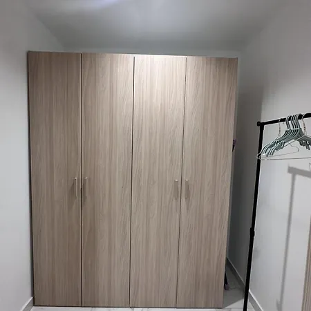 Quiet Private & In Spinola Bay Near Beaches - Shared 民宿 Saint Julian's