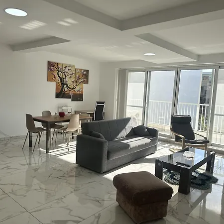 Quiet Private & In Spinola Bay Near Beaches - Shared *