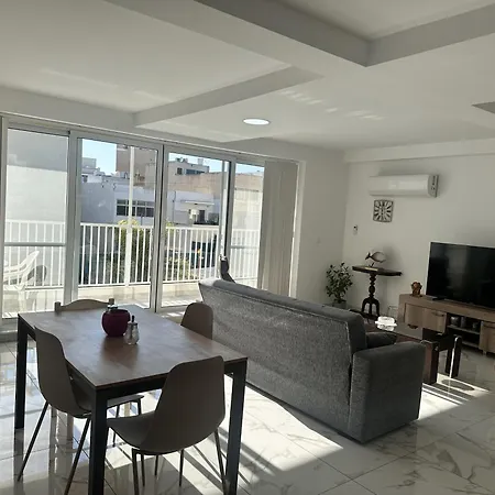 Quiet Private & In Spinola Bay Near Beaches - Shared * Saint Julian's