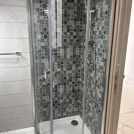 Quiet Private & In Spinola Bay Near Beaches - Shared *