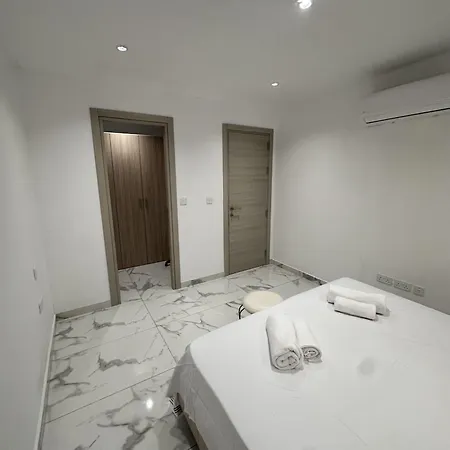 Quiet Private & In Spinola Bay Near Beaches - Shared * Saint Julian's