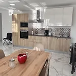בית אירוח Quiet Private & In Spinola Bay Near Beaches - Shared *