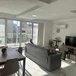 Quiet Private & In Spinola Bay Near Beaches - Shared *