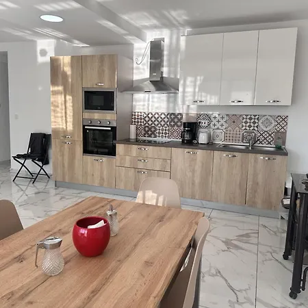 홈스테이 Quiet Private & In Spinola Bay Near Beaches - Shared *