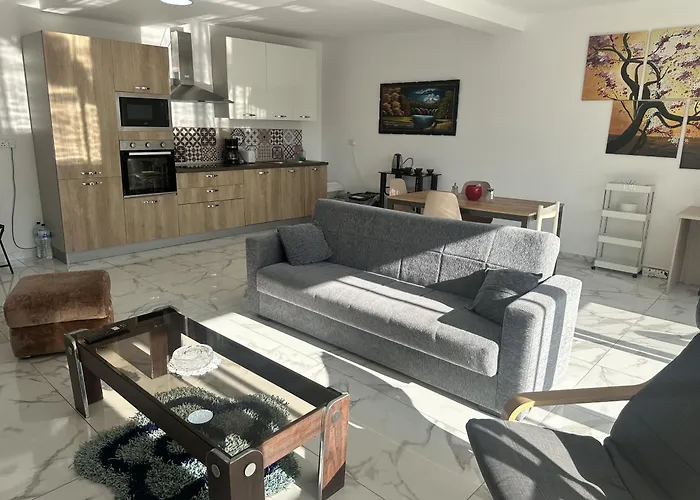 Quiet Private & In Spinola Bay Near Beaches - Shared * Saint Julian's