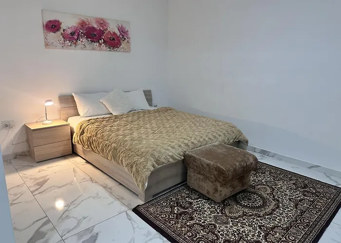 Проживание в семье Quiet Private & In Spinola Bay Near Beaches - Shared Сент Джулианс