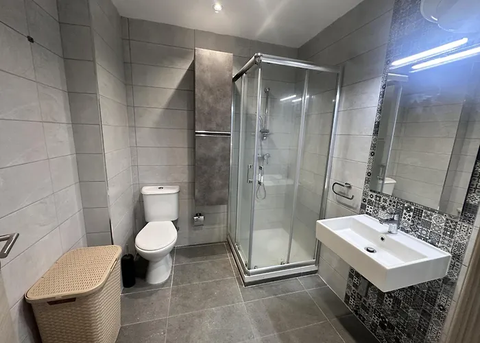 Quiet Private & In Spinola Bay Near Beaches - Shared *