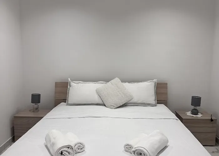 Quiet Private & In Spinola Bay Near Beaches - Shared Сент Джулианс