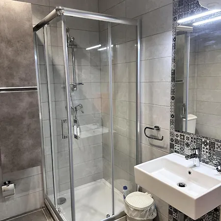 Quiet Private & In Spinola Bay Near Beaches - Shared Homestay szállás San Ġiljan