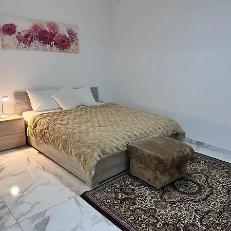 Homestay szállás Quiet Private & In Spinola Bay Near Beaches - Shared San Ġiljan