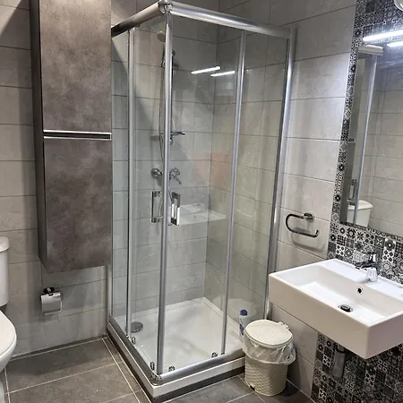 Quiet Private & In Spinola Bay Near Beaches - Shared *