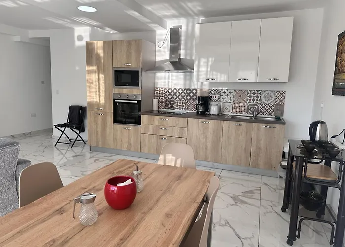 בית אירוח Quiet Private & In Spinola Bay Near Beaches - Shared *