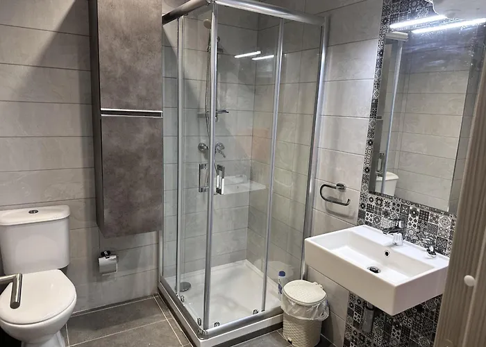 Quiet Private & In Spinola Bay Near Beaches - Shared *