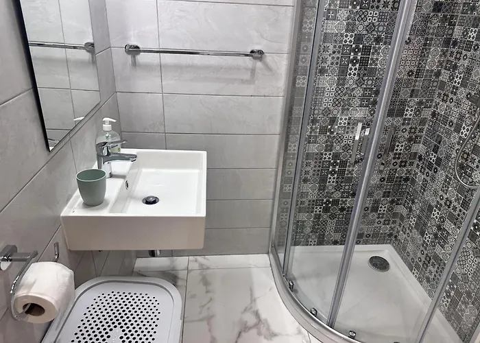 Quiet Private & In Spinola Bay Near Beaches - Shared בית אירוח