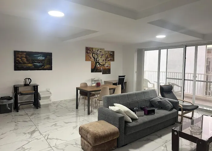 בית אירוח Quiet Private & In Spinola Bay Near Beaches - Shared